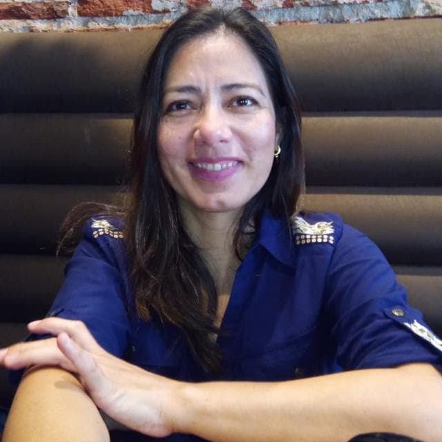 Lorena E. Meza